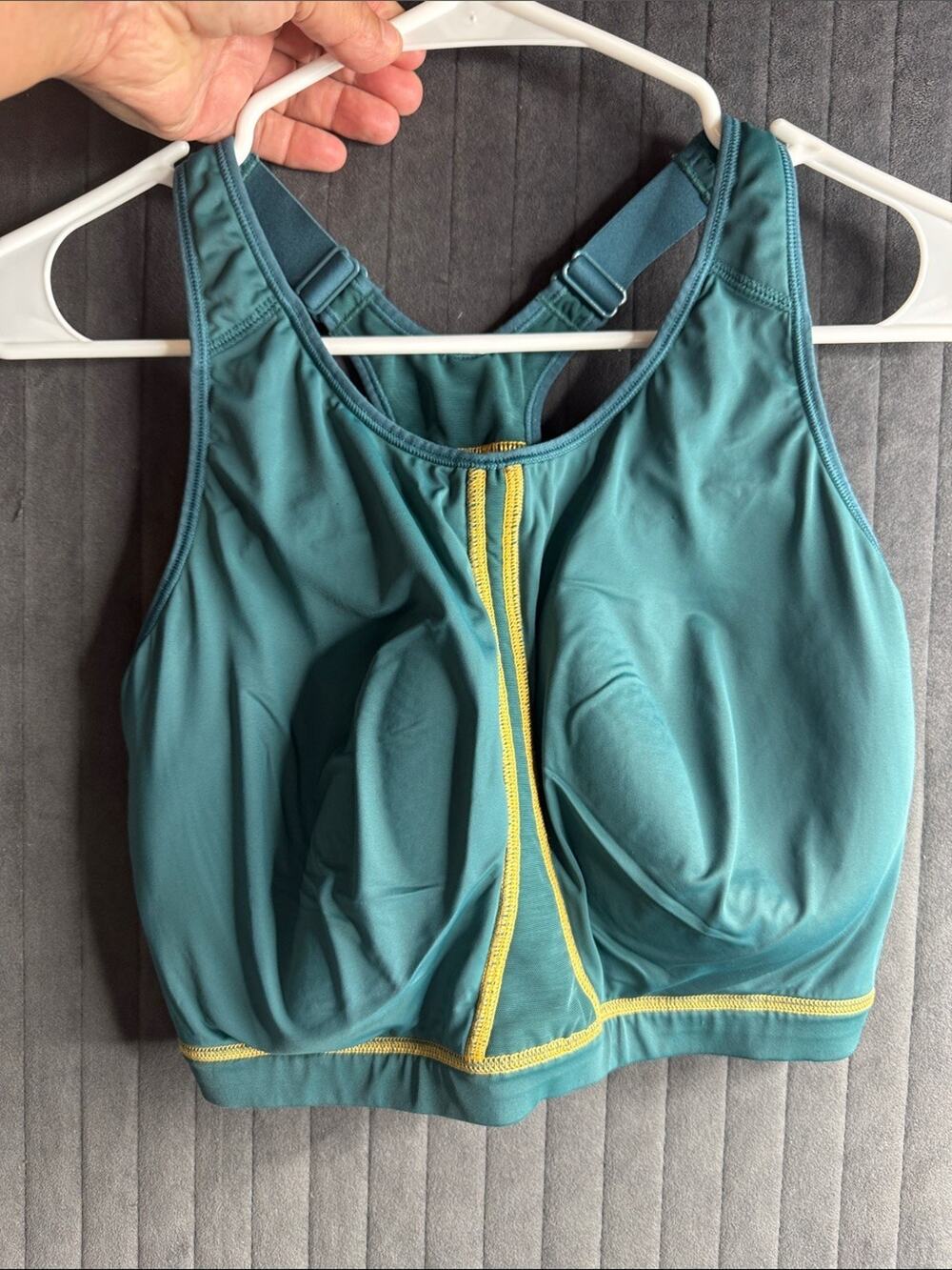 Syrokan high impact bra